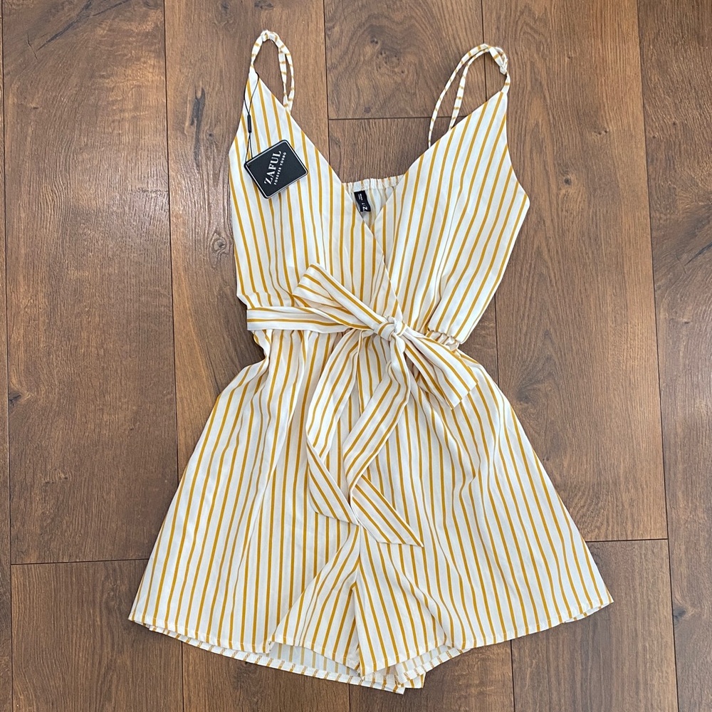 Zaful Yellow and White Striped Romper NWT size Large